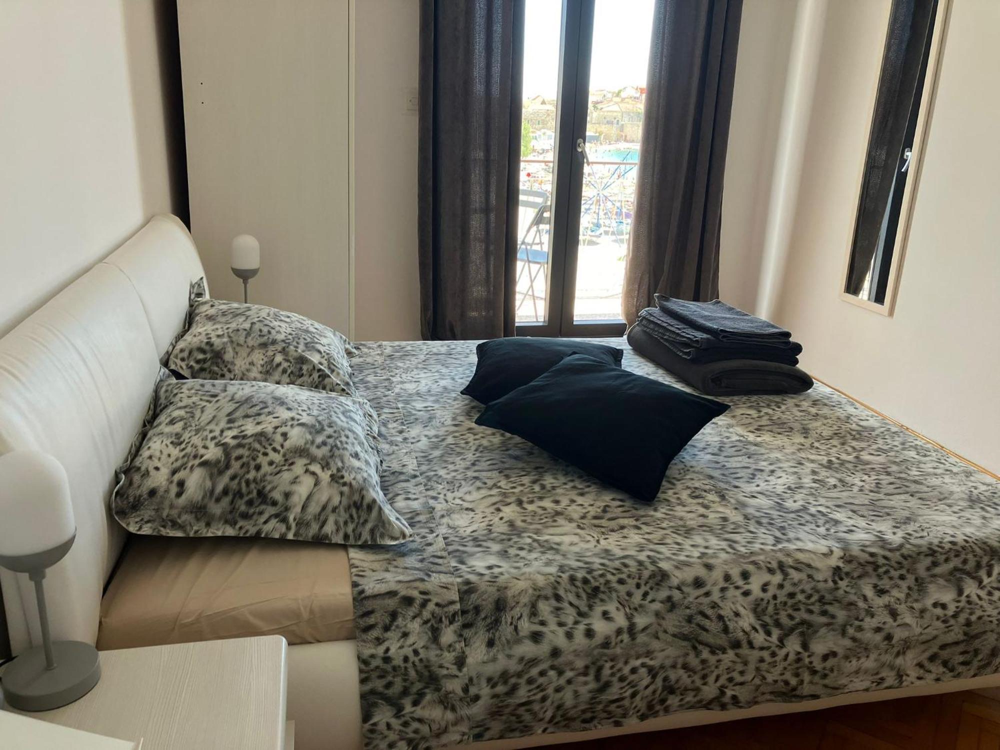 Rooms 22 - Beachfront Primosten Exterior photo
